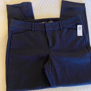 NWT Old Navy Mid-rise Pixie Skinny pants (Navy Blue)